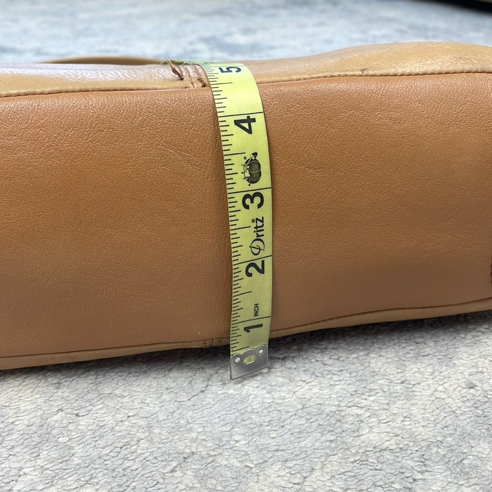 SOLD The Sak Scotch Iris Tan Beige Leather Hobo Shoulder Bag Minimalist Casual - Picture 9 of 16